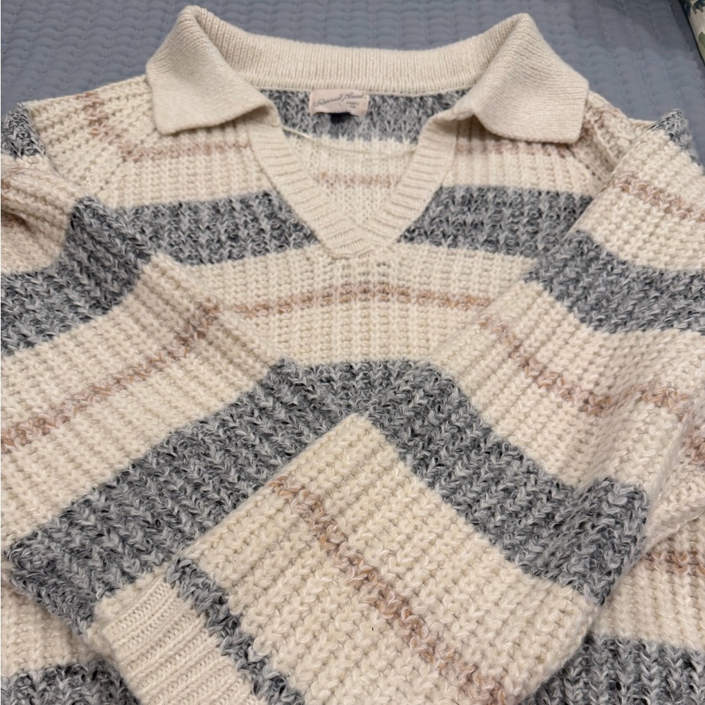Universal Thread Cream and Gray Knit Sweater